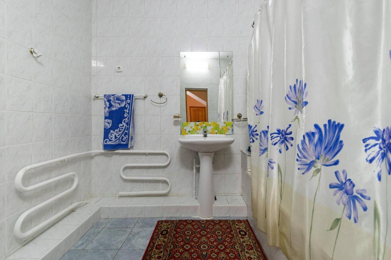 Guest House On Maksimova 9 Almaty Eksteriør billede